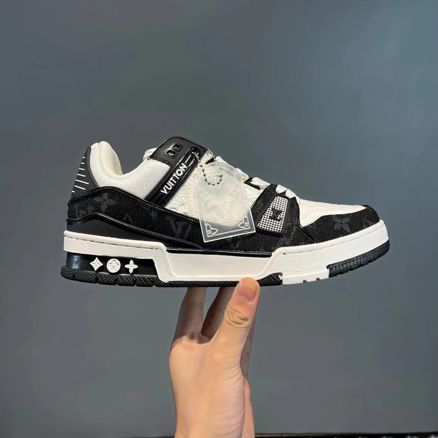 lv trainers — Shoes find on the LitBuy Spreadsheet