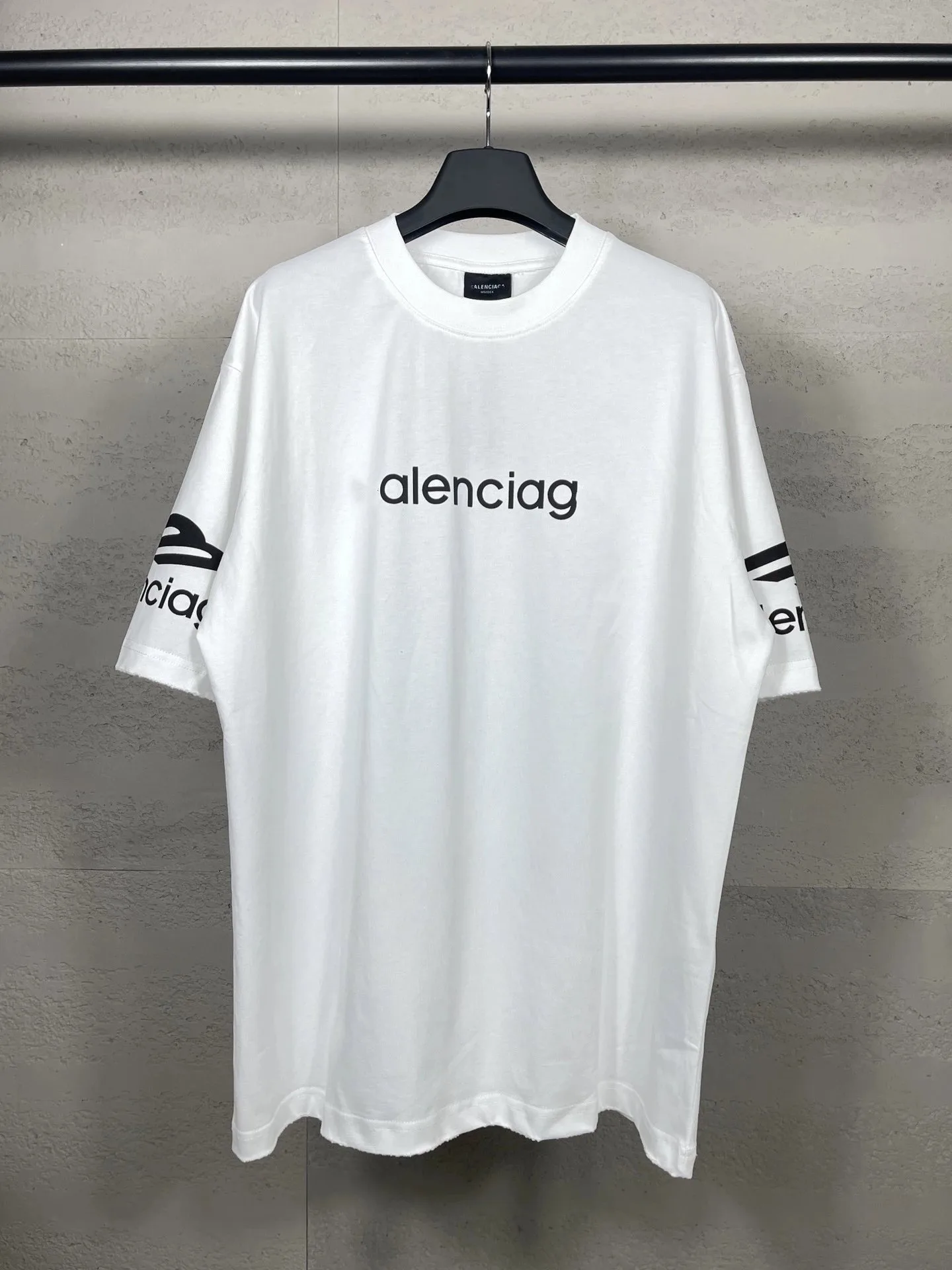 Balenciaga Sporty Shirt — T-Shirts find on the LitBuy Spreadsheet